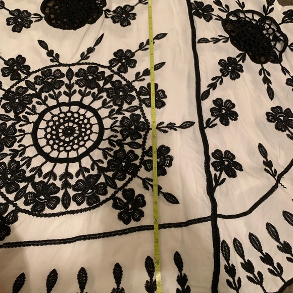 Beautiful Embroidered Cape Top - Picture 7 of 10